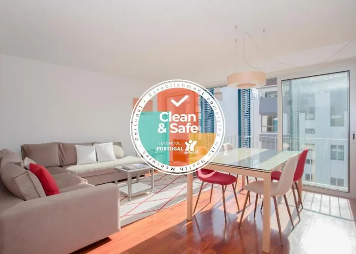 Liiiving In | Bright Light *