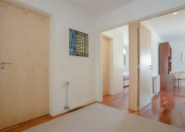 Liiiving In | Bright Light * Πόρτο