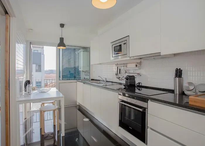 Liiiving In | Bright Light * Πόρτο