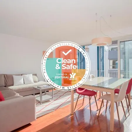 Liiiving In | Bright Light *