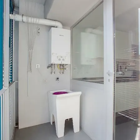 Liiiving In | Bright Light Appartement