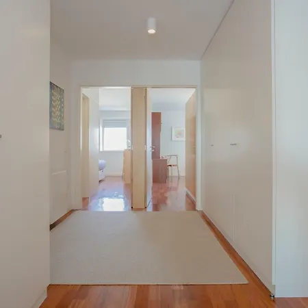 Apartment Liiiving In | Bright Light Porto