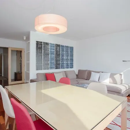 Liiiving In | Bright Light Porto