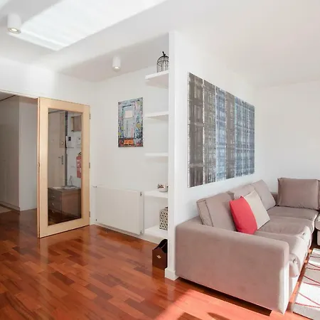 Apartment Liiiving In | Bright Light Porto