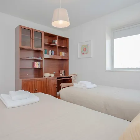 Apartment Liiiving In | Bright Light Porto