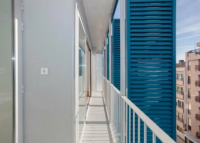 Liiiving In | Bright Light Appartement Porto