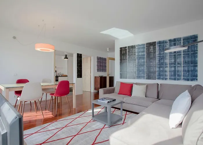 Liiiving In | Bright Light Appartement Porto